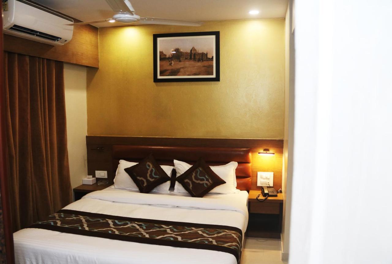 Hotel Crystal Luxury Inn- Bandra Bombay Exterior foto
