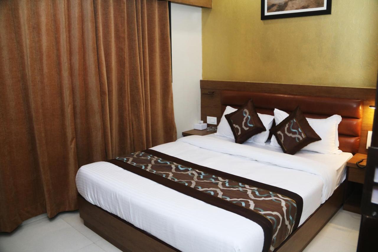 Hotel Crystal Luxury Inn- Bandra Bombay Exterior foto